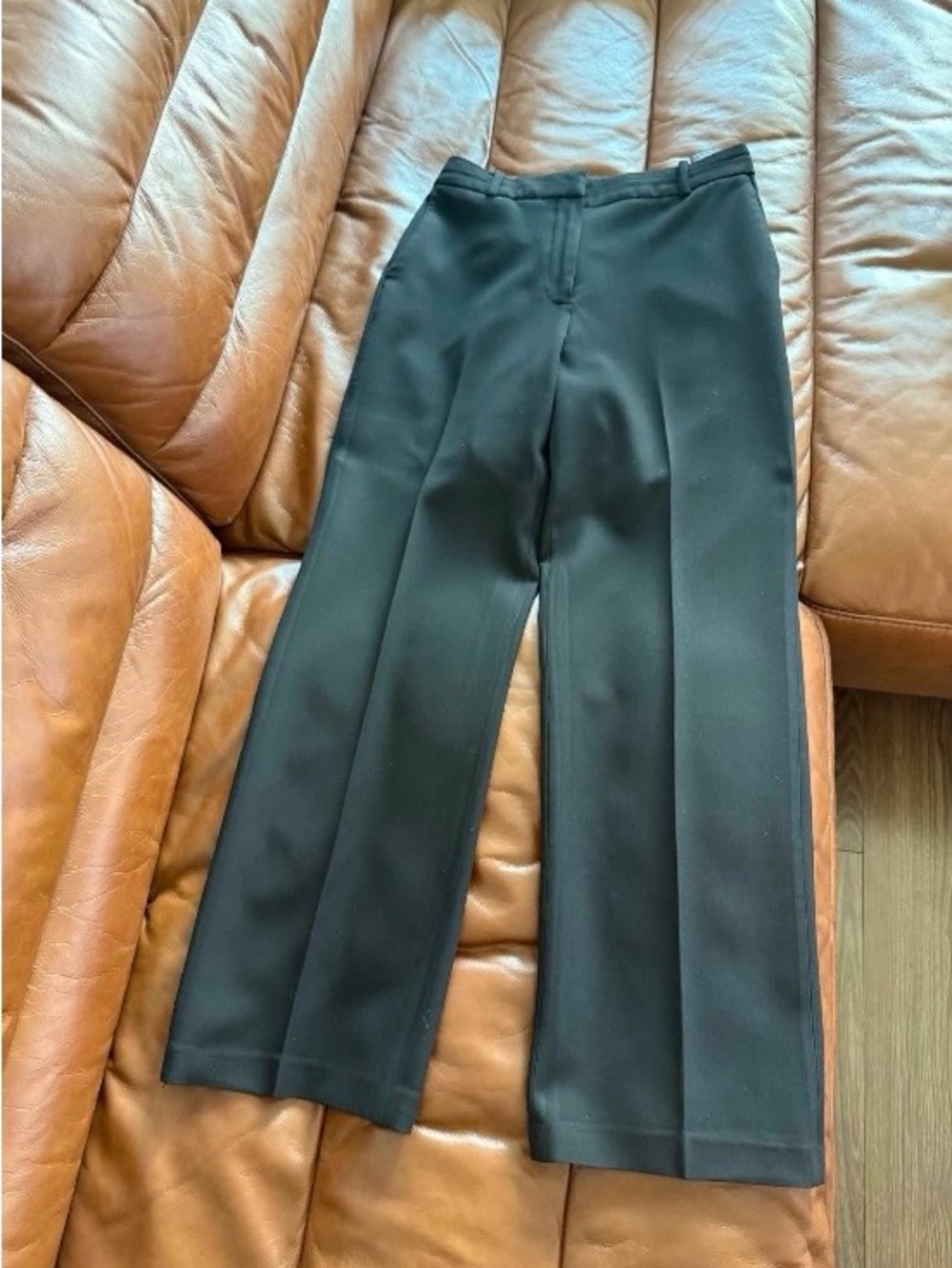 Women’s Babaton Agency Pants from Aritzia. Worn twice, freshly dry cleaned.